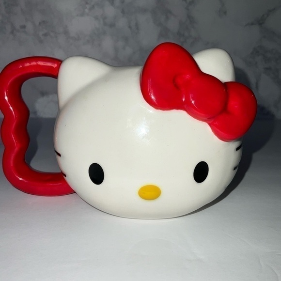 Hello Kitty ceramic mug- bow handle - Picture 7 of 9